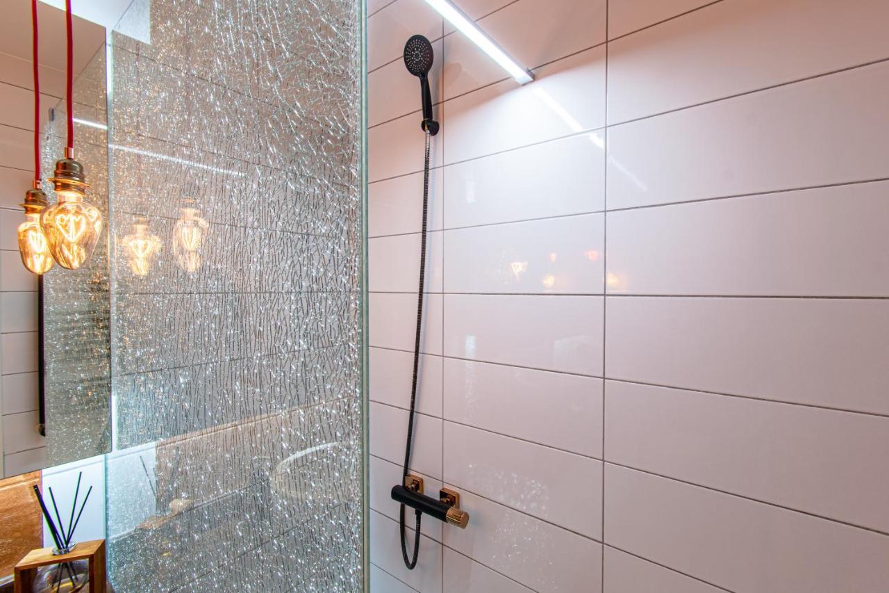 Jacuzzi - Love - Bdsm - Extra Luxury - Ev Chargger - Valentine'S Day - Red Room - Flexible Selfcheckins 28 Zagreb Exterior foto